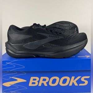 Men’s Size 11D Brooks Ghost Max 3 Running Shoes Triple Black